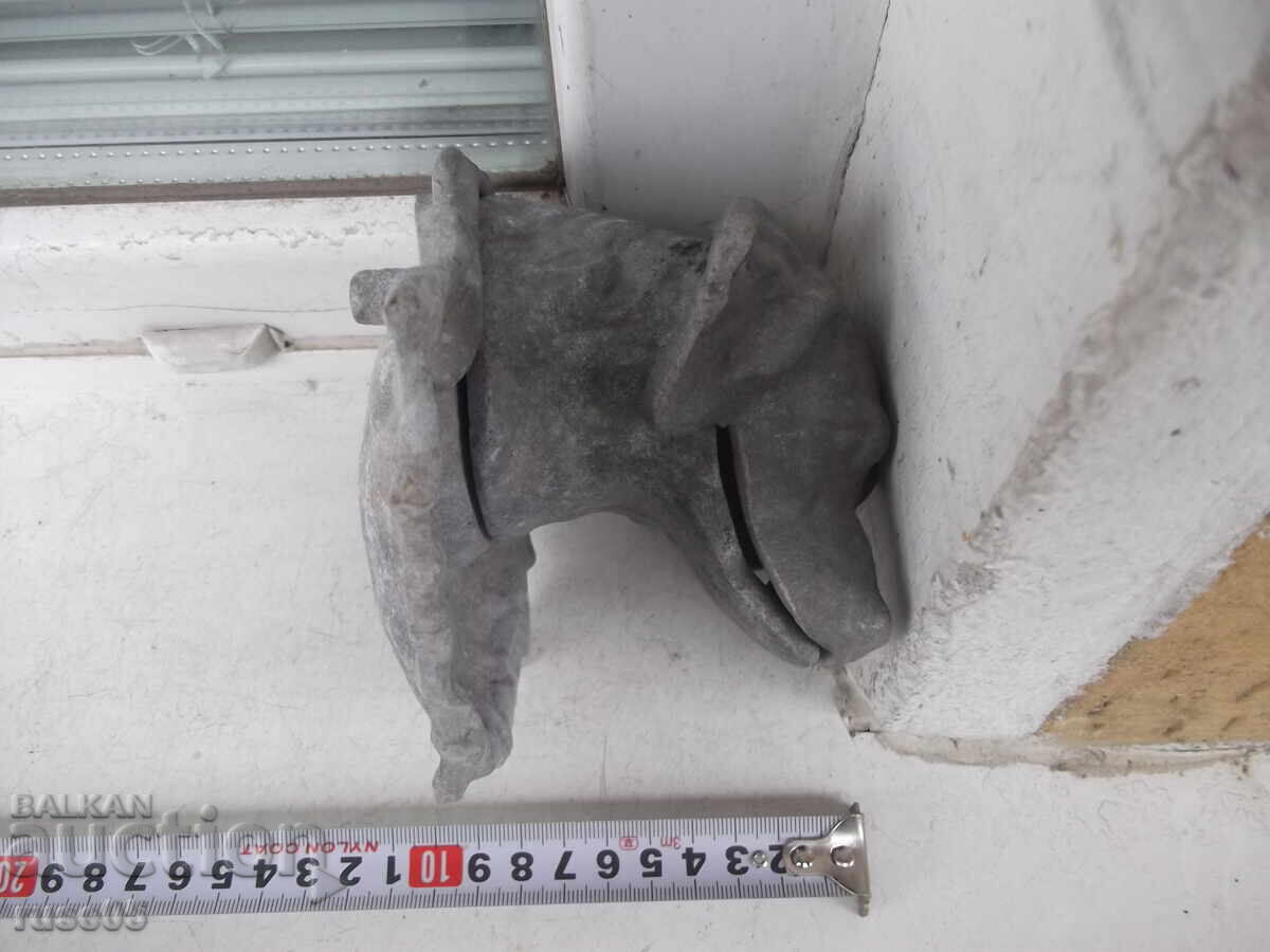 Παράδοση Σταχτοδοχείο σε σχήμα κεφαλής σκύλου από λευκό μέταλλο