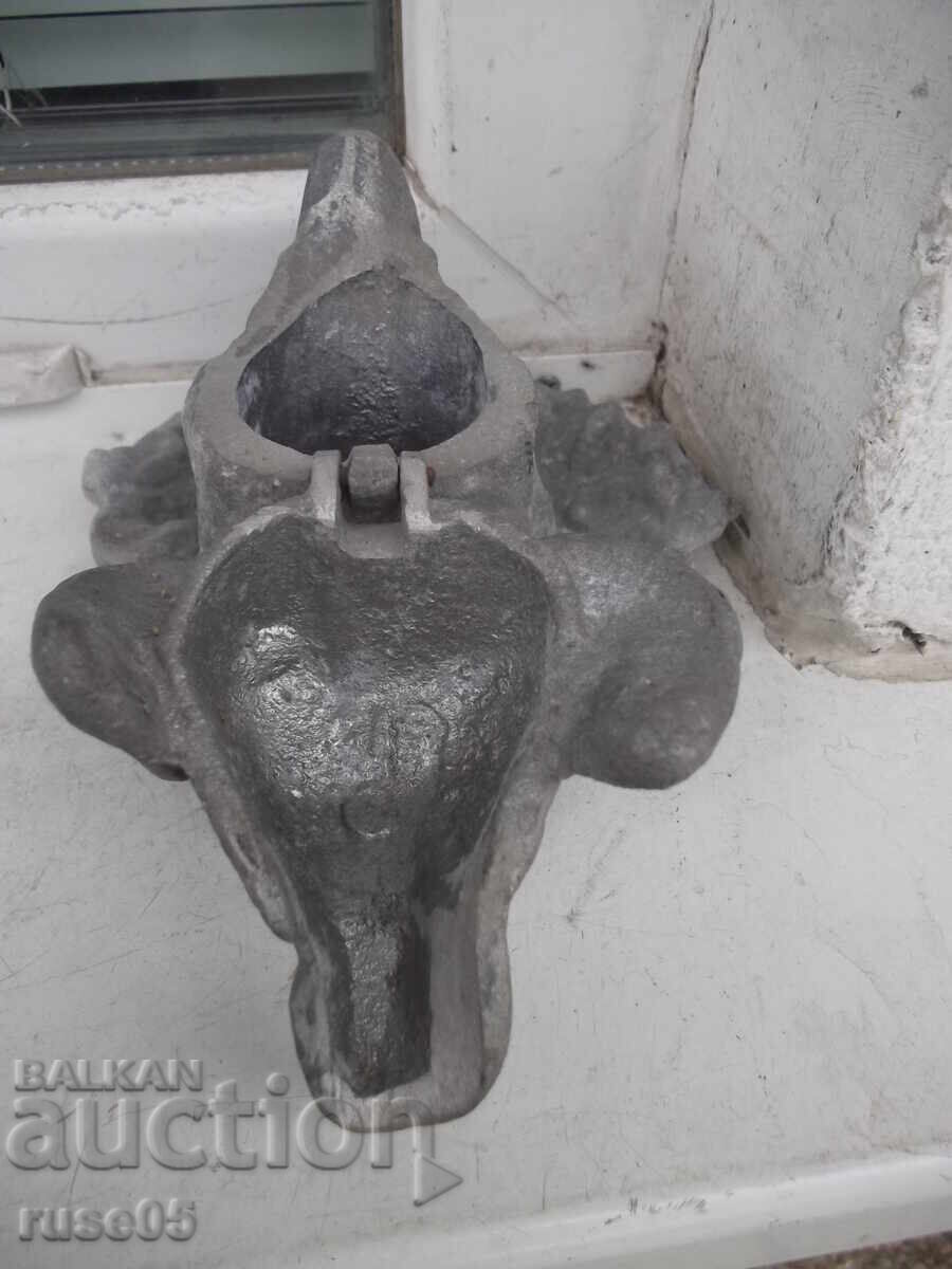 Σταχτοδοχείο σε σχήμα κεφαλής σκύλου από λευκό μέταλλο - 6