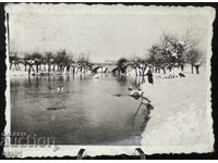 Χειμωνιάτικη ιστορία δίπλα στο ποτάμι