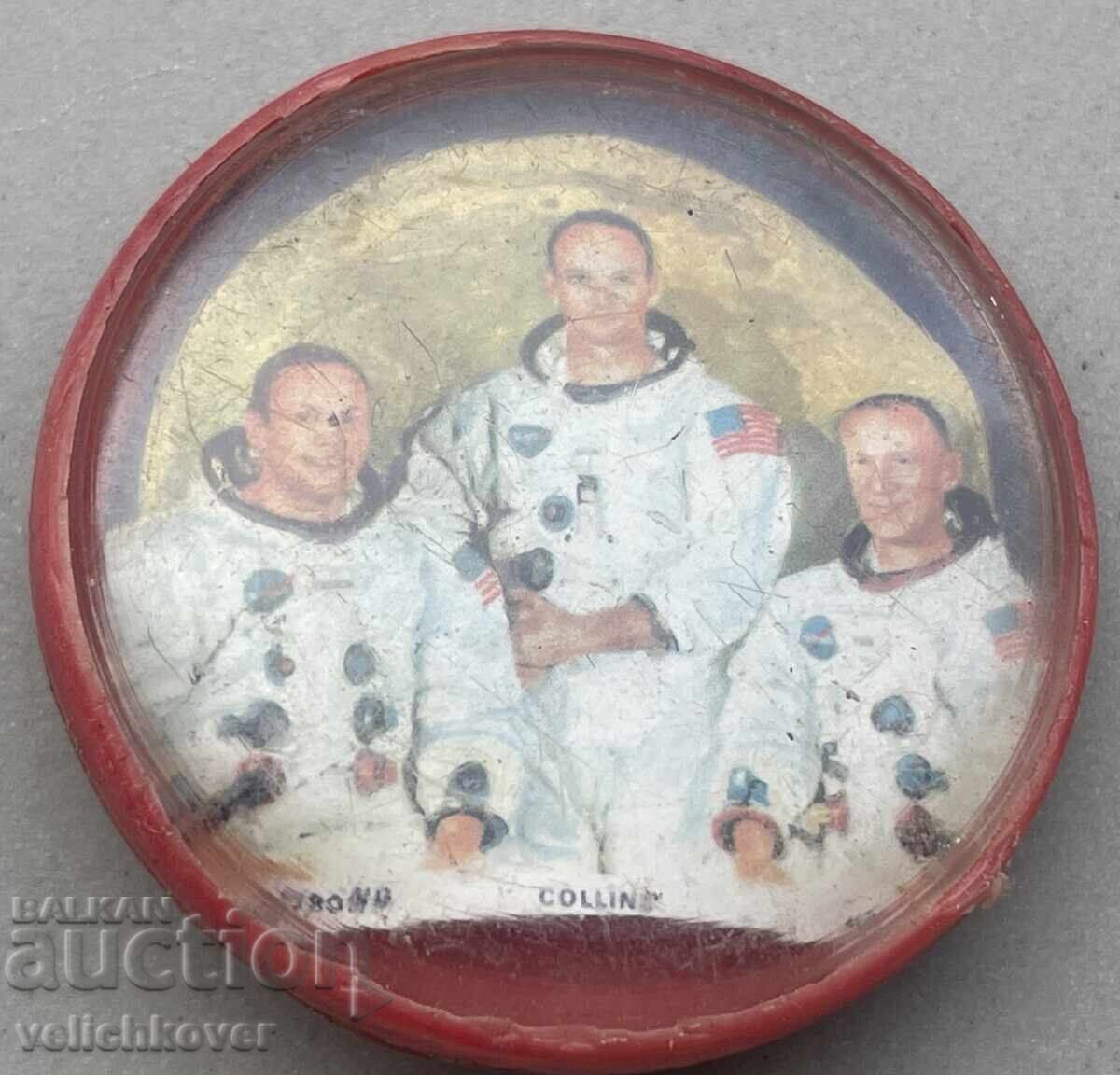40781 US Space Sign Astronauts from NASA Apollo 11 Mission