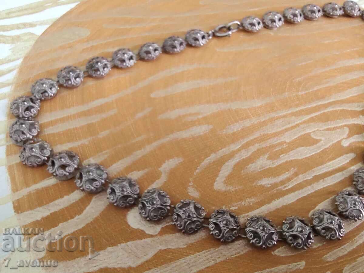 Delivery of Necklace, choker, jewelry old handmade 04/16/2025