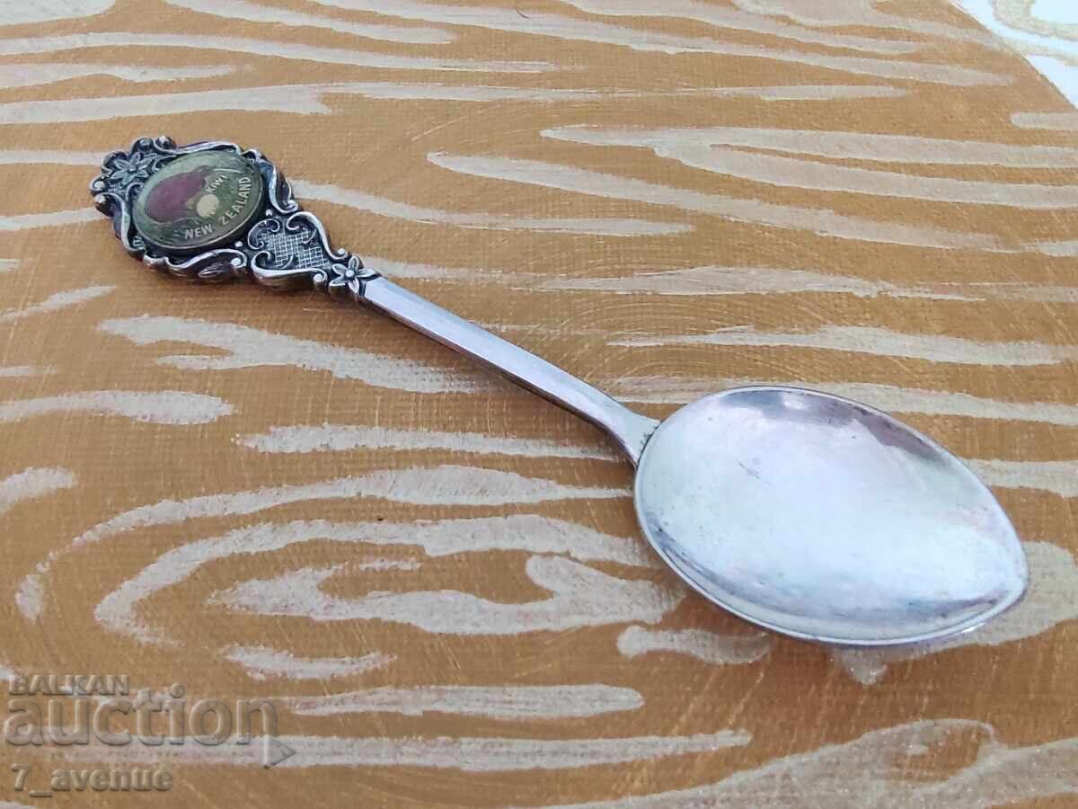 Licitație Aparat, linguriță argintată, pentru colecție 16.04.25 Licitație Aparat, linguriță argintată, pentru colecție 16.04.25