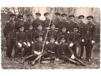 1950 POZĂ VECHE SOLDATI UNIFORMĂ DE PARADĂ DETERIORATĂ D722