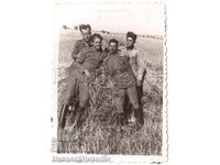 ΜΙΚΡΗ ΠΑΛΙΑ ΦΩΤΟΓΡΑΦΙΑ ΣΤΡΑΤΙΩΤΩΝ ΝΕΩΝ ΑΞΙΩΜΑΤΙΚΩΝ Δ723