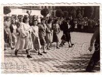 ΜΙΚΡΗ ΠΑΛΙΑ ΦΩΤΟΓΡΑΦΙΑ ΓΥΝΑΙΚΑΣ ΣΕ ΔΙΑΔΗΛΩΣΗ Δ732