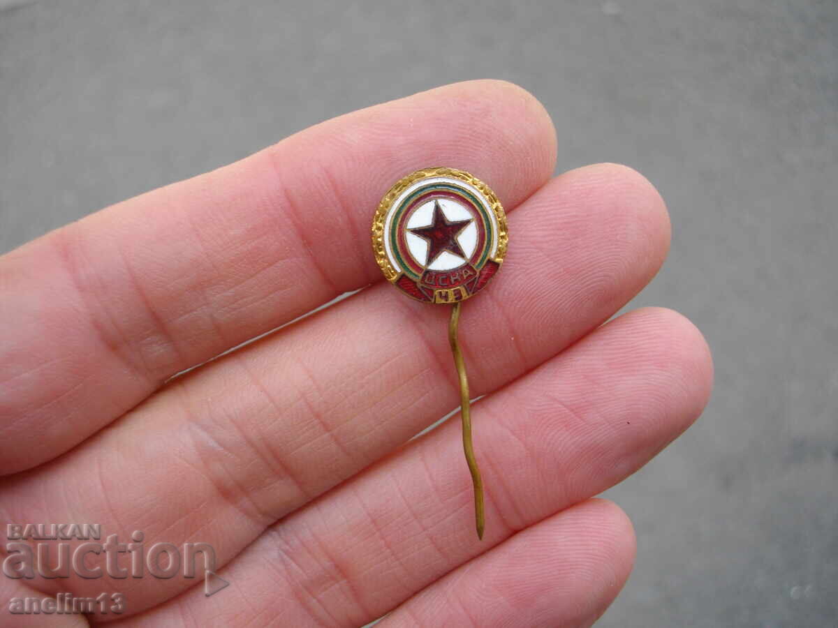 СТАРА ЗНАЧКА ЦСКА ЧЗ ЧЕРВЕНО ЗНАМЕ БРОНЗ ЕМАЙЛ СТАРА ЗНАЧКА ЦСКА ЧЗ ЧЕРВЕНО ЗНАМЕ БРОНЗ ЕМАЙЛ