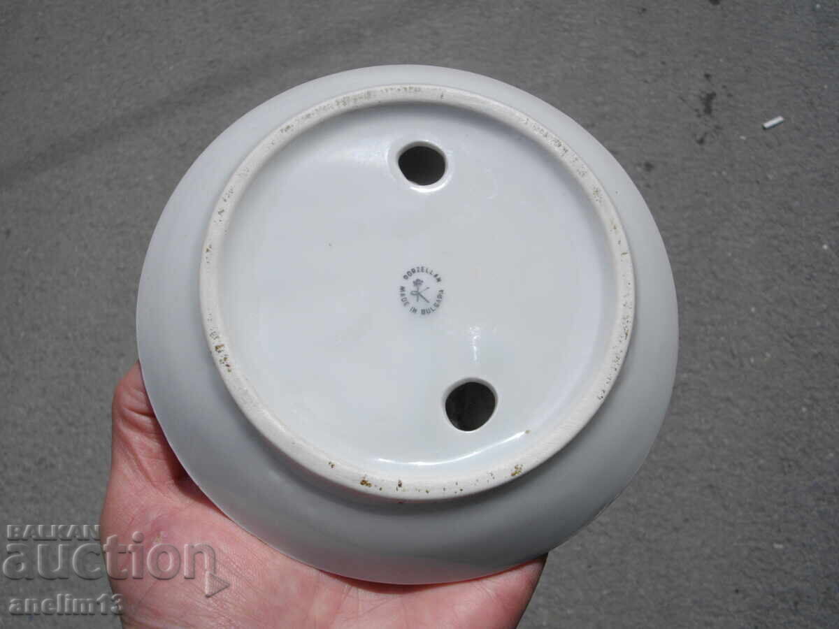 Delivery of BULGARIAN PORCELAIN ASHTRAY CSKA