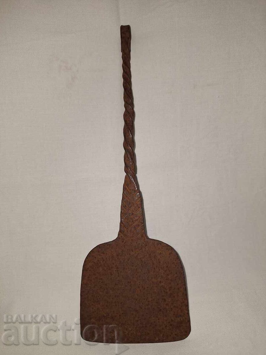 Παλιά χειροποίητη σιδερένια σχάρα με τιμή 20.00 BGN | € 10.23