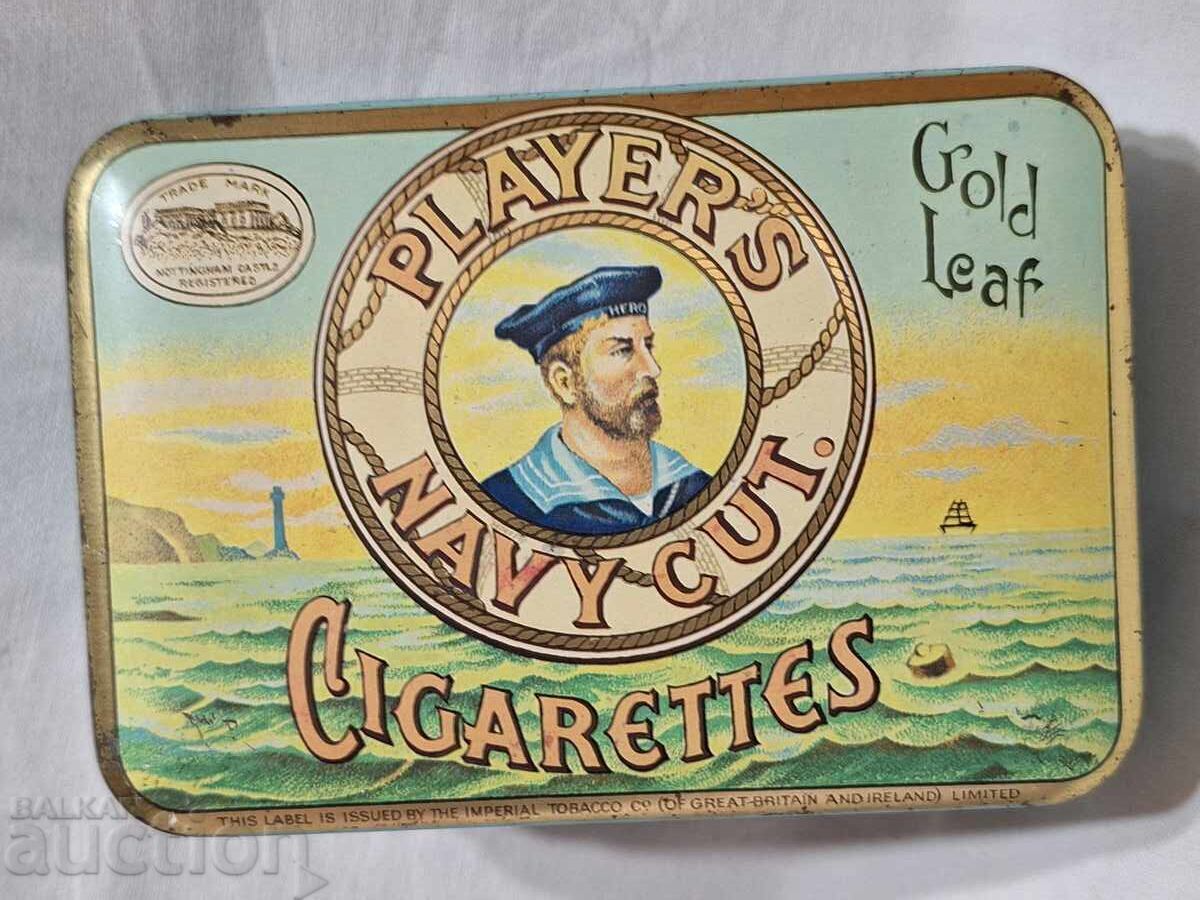 Παλιό μεταλλικό κουτί τσιγάρων Παλιό μεταλλικό κουτί τσιγάρων