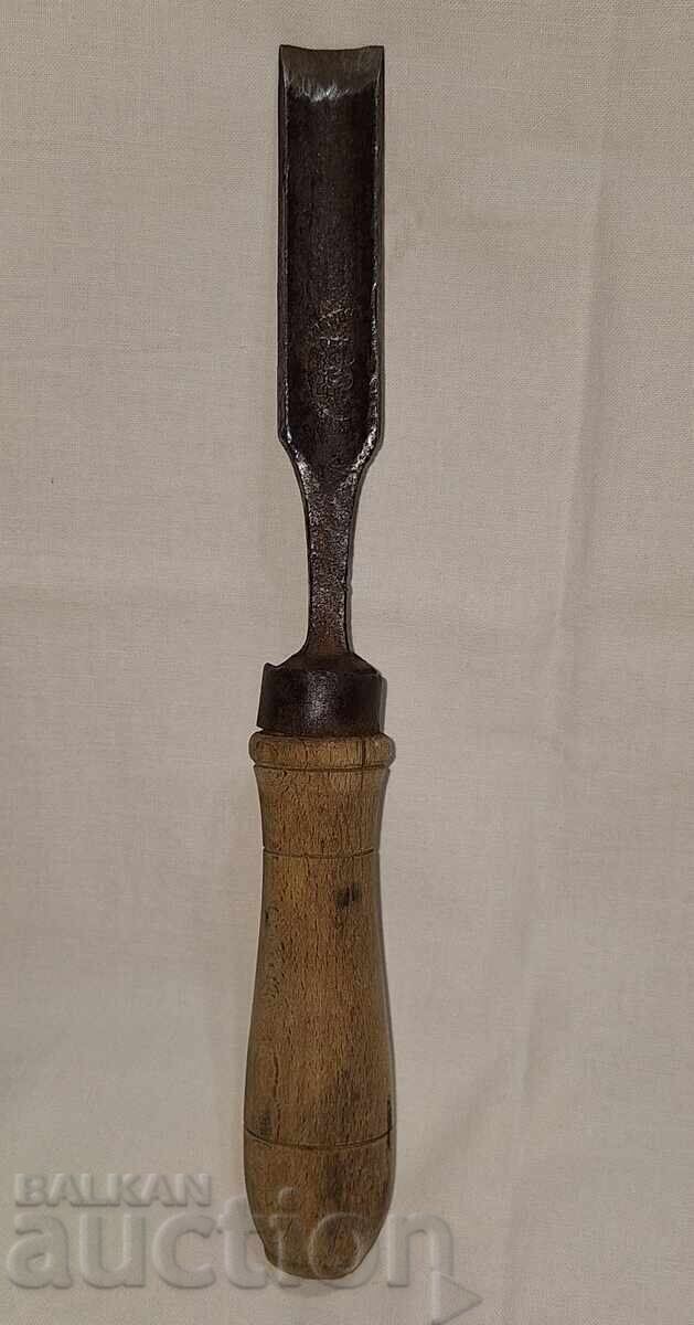 Παλιό μαρκαρισμένο σκαρπέλο εργαλείο με τιμή 20.00 BGN | € 10.23