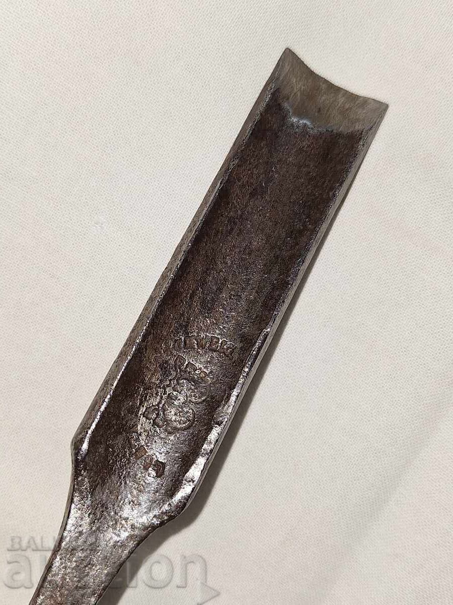 Παράδοση Παλιό μαρκαρισμένο σκαρπέλο εργαλείο