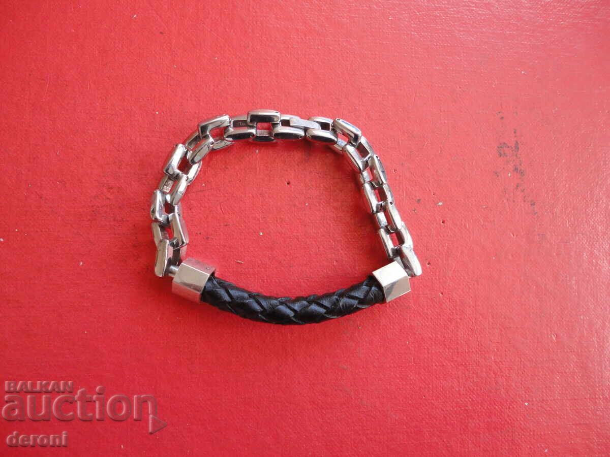 Livrarea Brățară superbă din piele și oțel