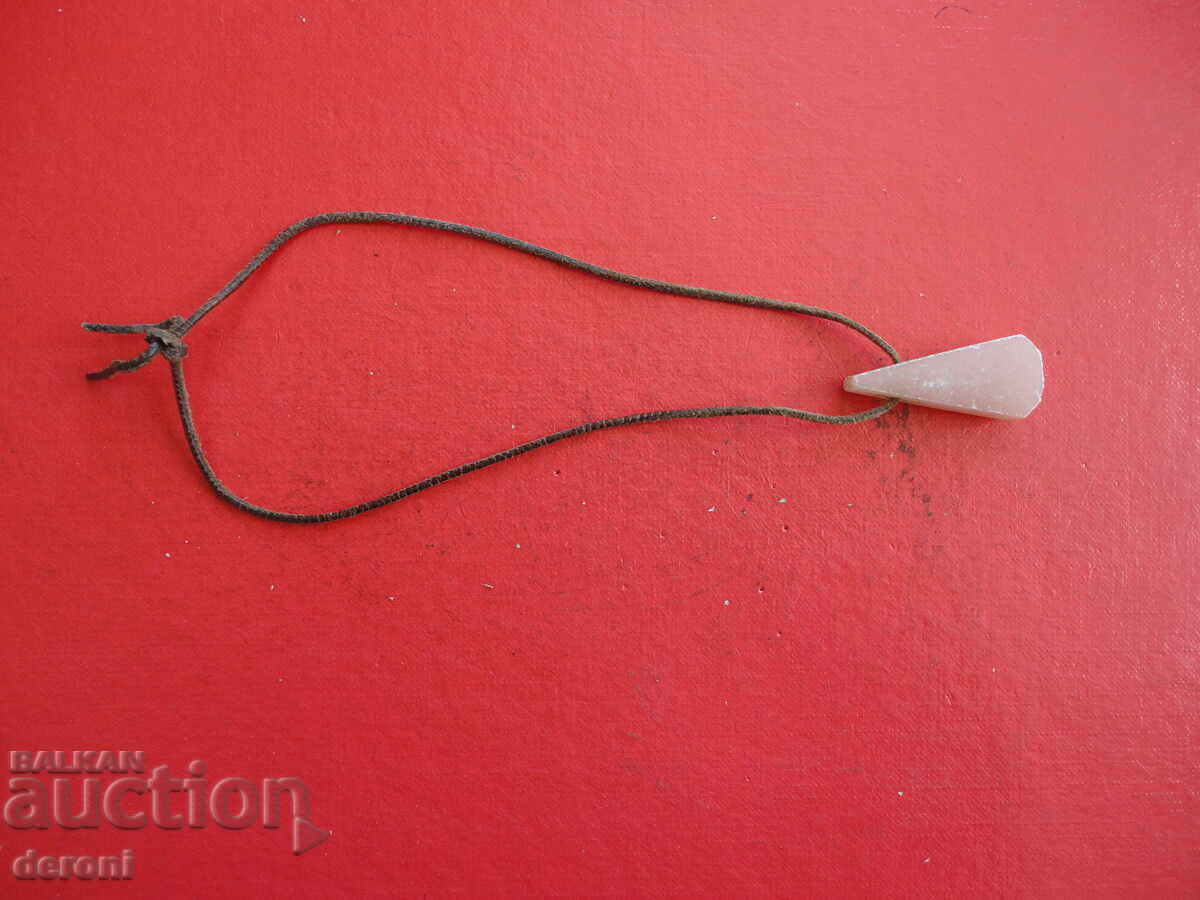 Licitație Colier guler piele și piatră naturală Licitație Colier guler piele și piatră naturală