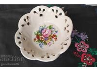 Bol pentru nuci, decorație florală, margine ajurată