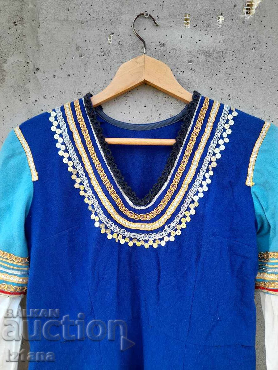 Стар сукман,народна носия с цена 330.00 лв. | € 168.73 Стар сукман,народна носия с цена 330.00 лв. | € 168.73