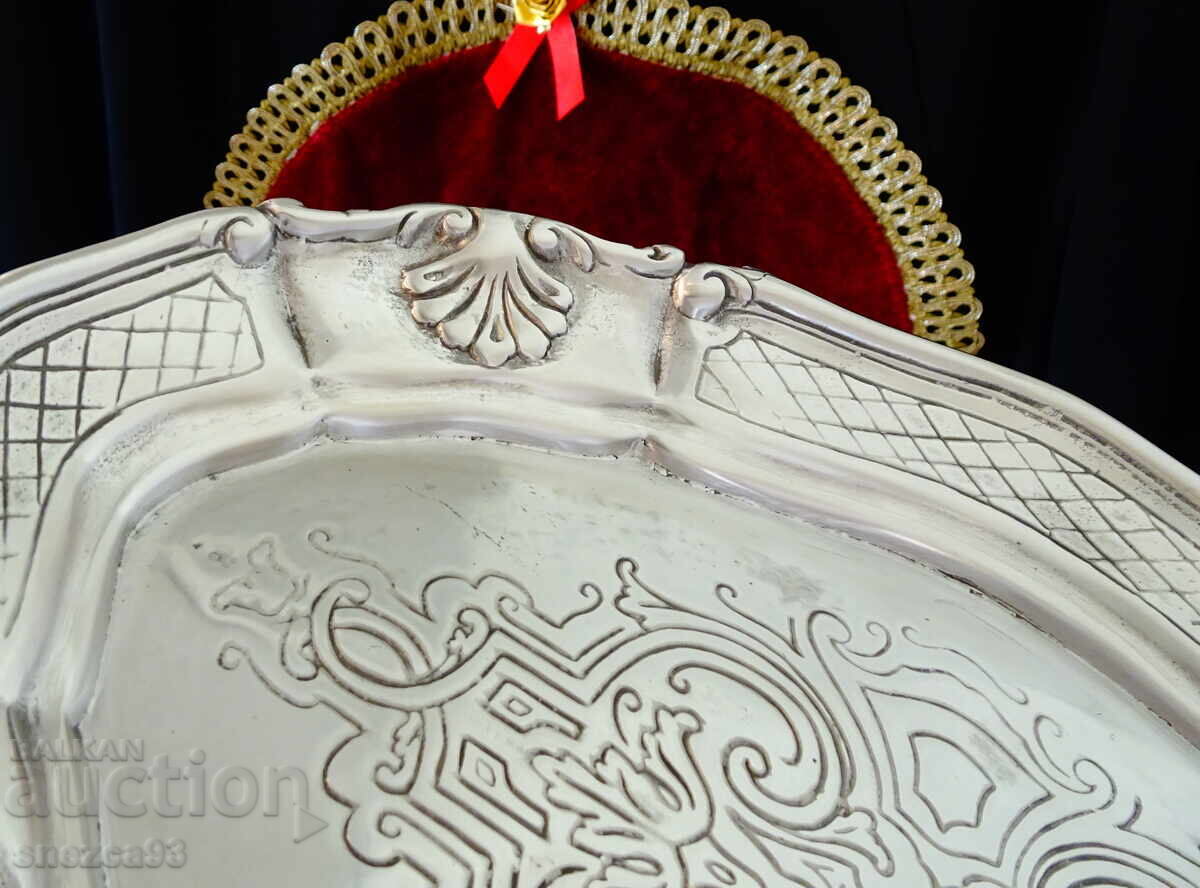 Δημοπρασία Οβάλ πλατό, φρουτιέρα από κασσίτερο Art Nouveau Δημοπρασία Οβάλ πλατό, φρουτιέρα από κασσίτερο Art Nouveau