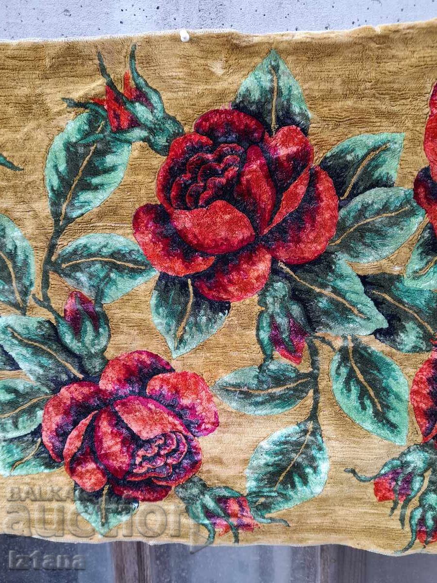 Παράδοση Μοκέτα αντίκα, επένδυση τοίχου