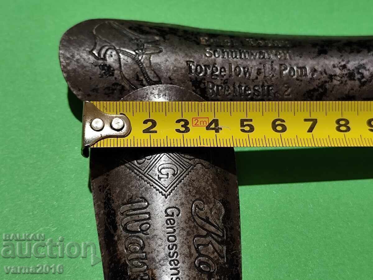 ЛОТ ДВА БРОЯ АНТИЧНИ ОБУВАЛКИ с цена 80.00 лв. | € 40.90 ЛОТ ДВА БРОЯ АНТИЧНИ ОБУВАЛКИ с цена 80.00 лв. | € 40.90