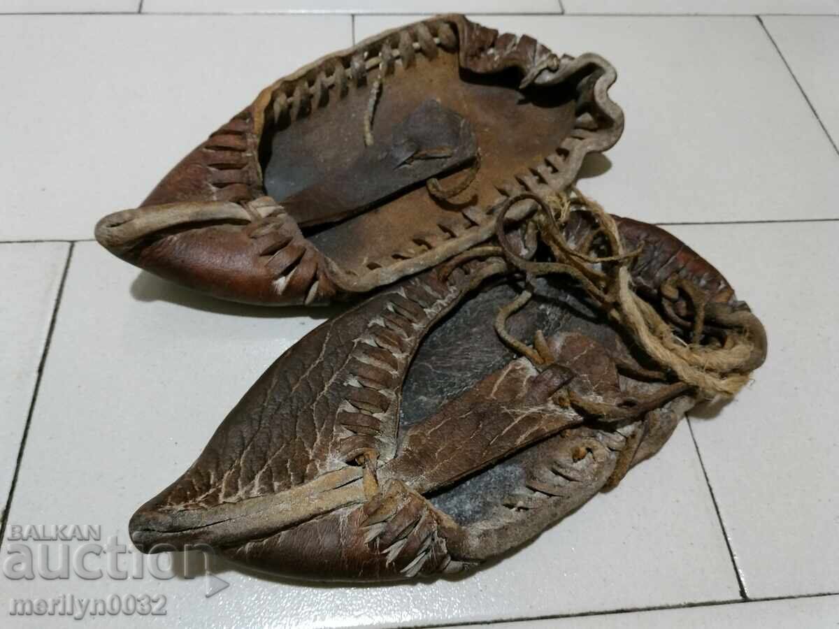 Delivery of Pair of calfskin moccasins, size 43 Delivery of Pair of calfskin moccasins, size 43