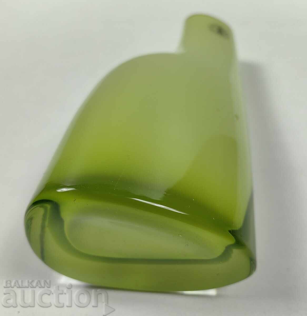 BEAUTIFUL HANDMADE BLOWN GREEN VASE with price 29.00 BGN | € 14.83 BEAUTIFUL HANDMADE BLOWN GREEN VASE with price 29.00 BGN | € 14.83