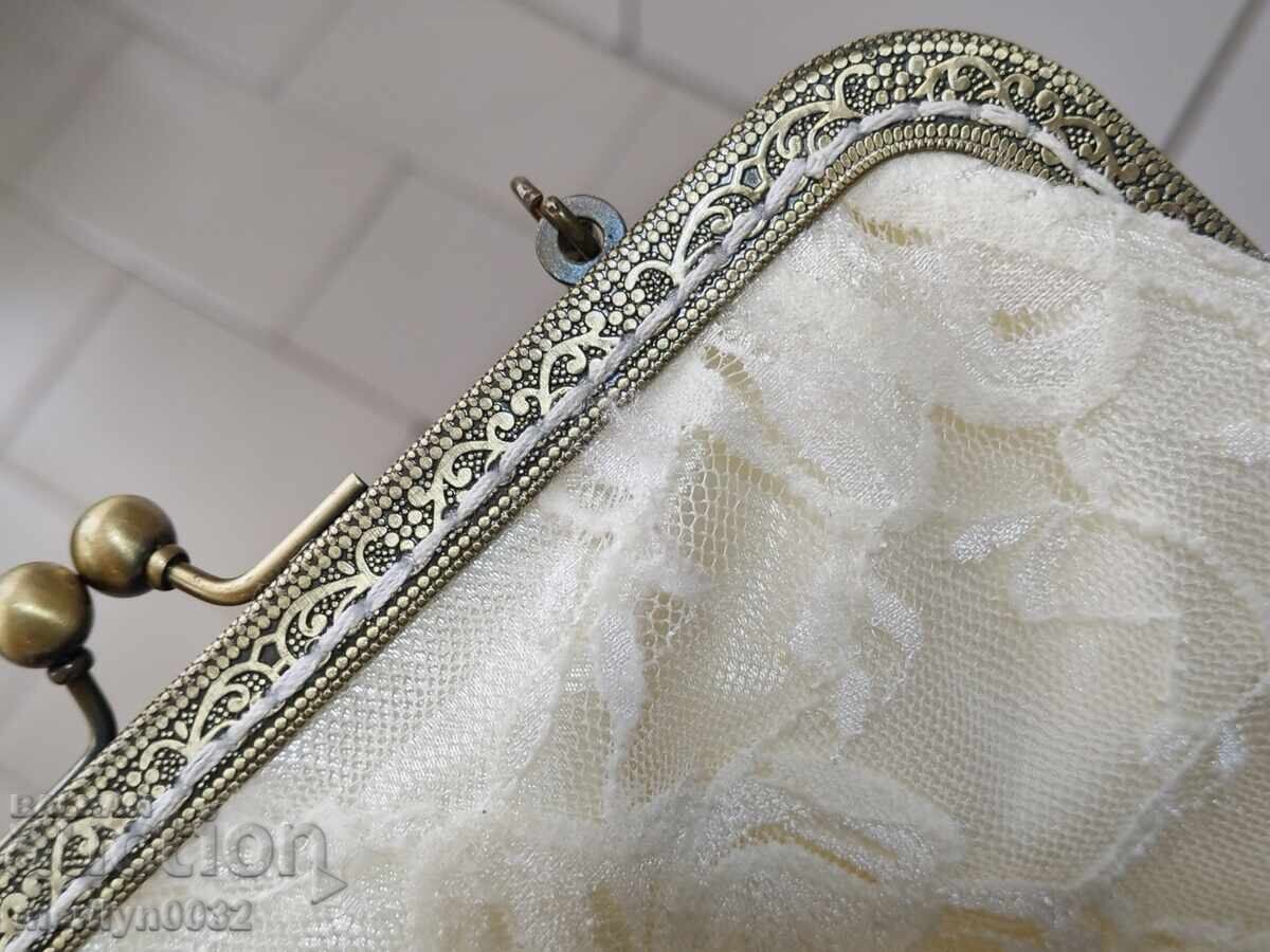 Παράδοση Τσάντα, νυφική τσαντούλα δεκαετίας 40