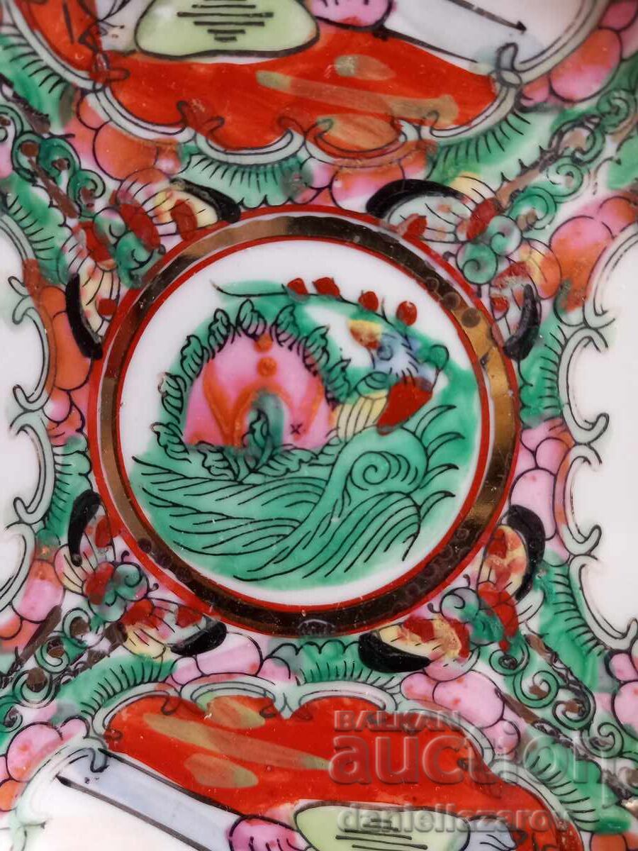 Licitație Farfurie chinezească veche Marcată, Family Rose