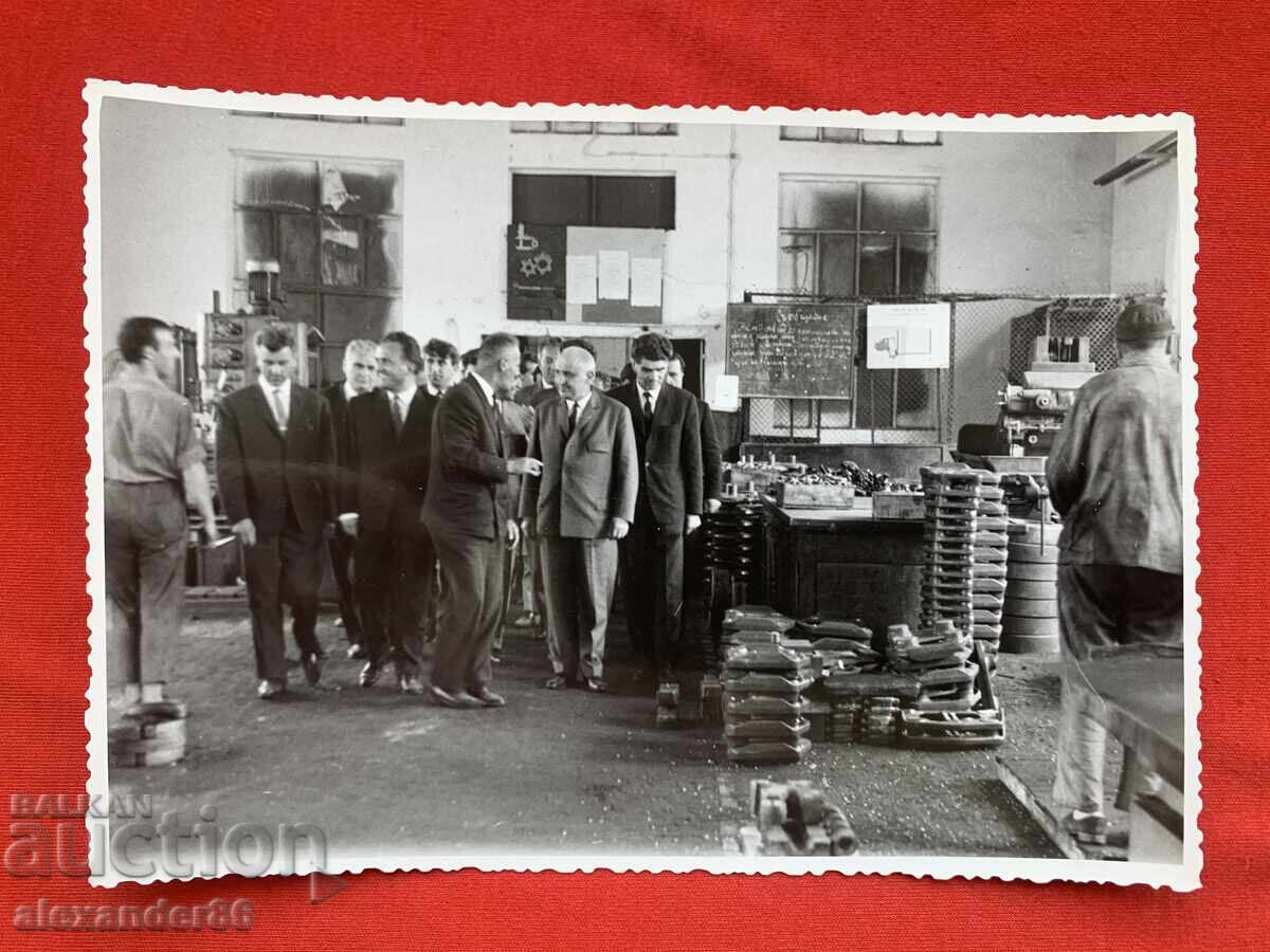 Τόdor Zhivkov Πέκο Τάkov παλιά φωτογραφία με τιμή 10.00 BGN | € 5.11