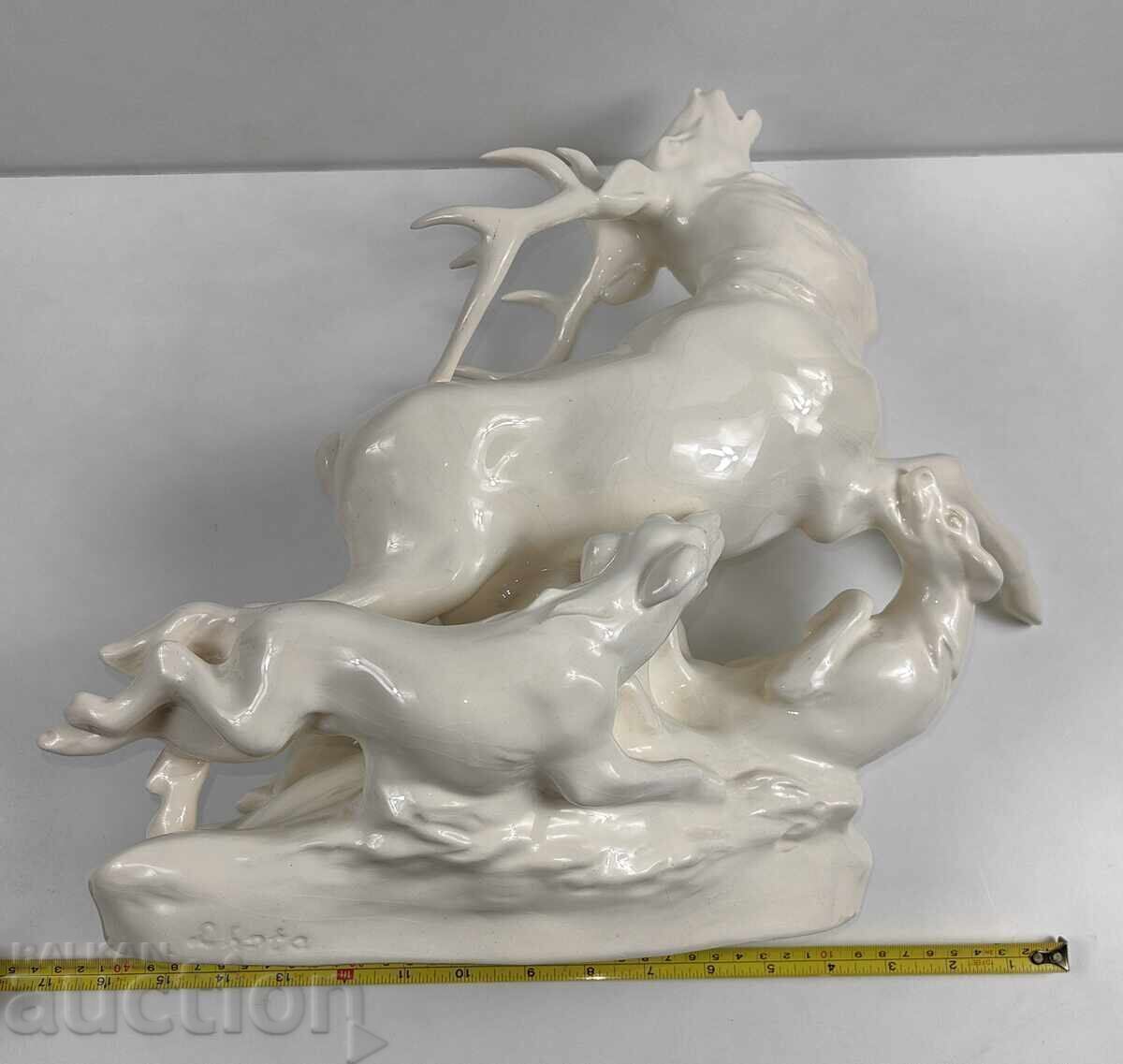 Auction BEAUTIFUL LARGE HUNTING STATUETTE FIGURE DEER DOG LHOTA Auction BEAUTIFUL LARGE HUNTING STATUETTE FIGURE DEER DOG LHOTA