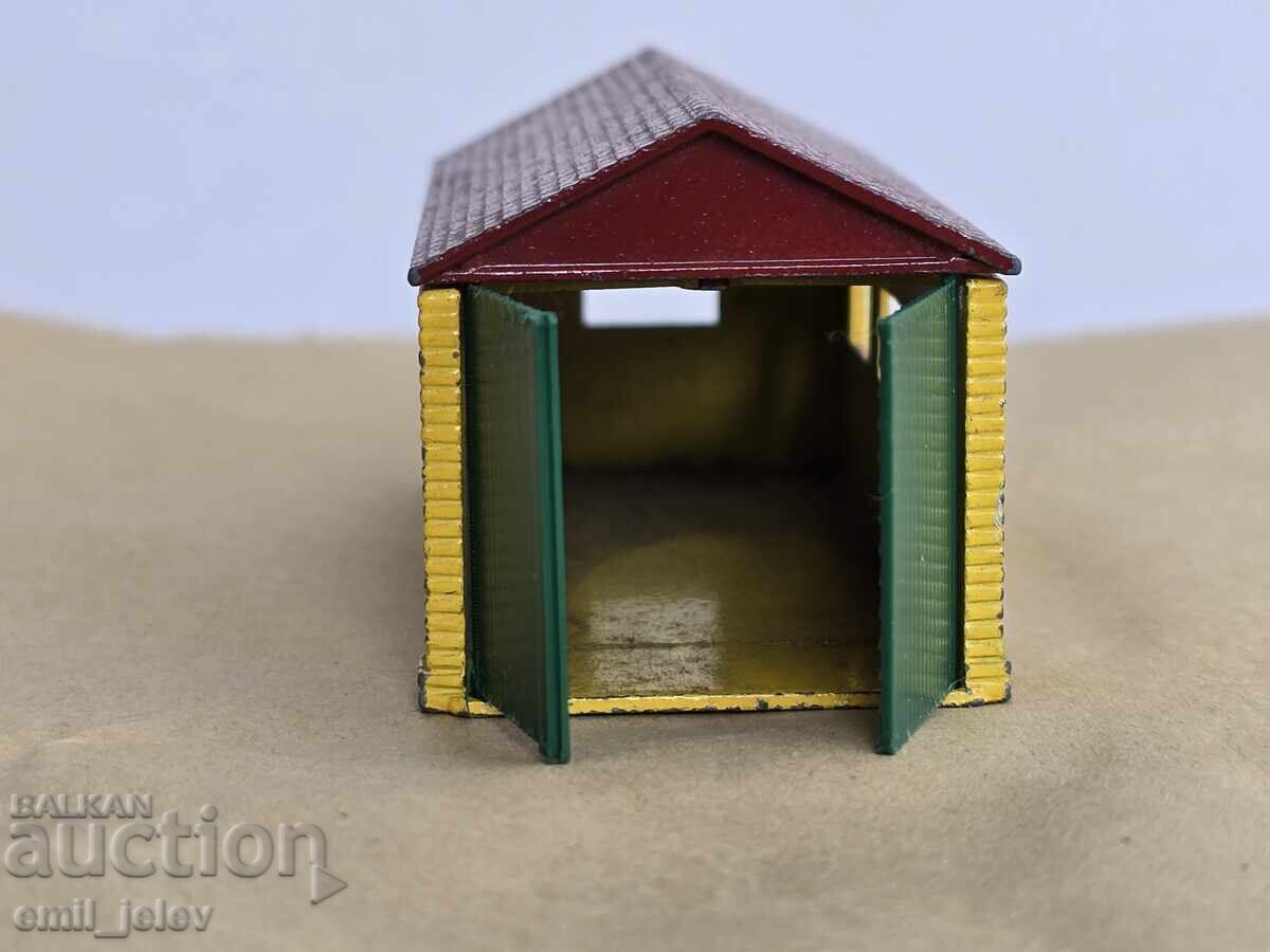 Licitație MATCHBOX LESNEY - Pachet Accesorii Nr. 3 "Garaj" Licitație MATCHBOX LESNEY - Pachet Accesorii Nr. 3 "Garaj"
