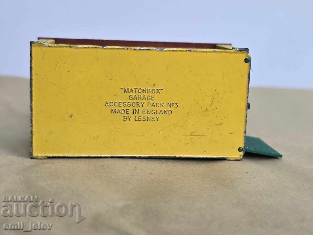 MATCHBOX LESNEY - Pachet Accesorii Nr. 3 "Garaj" - 7 MATCHBOX LESNEY - Pachet Accesorii Nr. 3 "Garaj" - 7