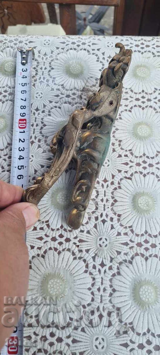 Livrarea ciocănitor din bronz Livrarea ciocănitor din bronz