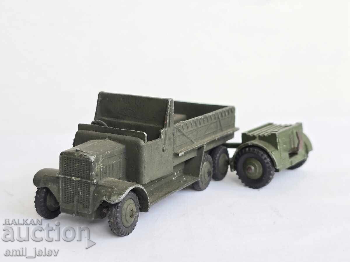 Аукцион Dinky Toys No 687+151b Army 6 Wheel Covered Wagon Truck Аукцион Dinky Toys No 687+151b Army 6 Wheel Covered Wagon Truck