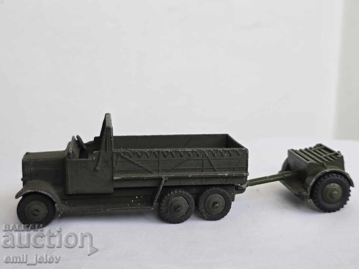 Dinky Toys No 687+151b Army 6 Wheel Covered Wagon Truck Dinky Toys No 687+151b Army 6 Wheel Covered Wagon Truck