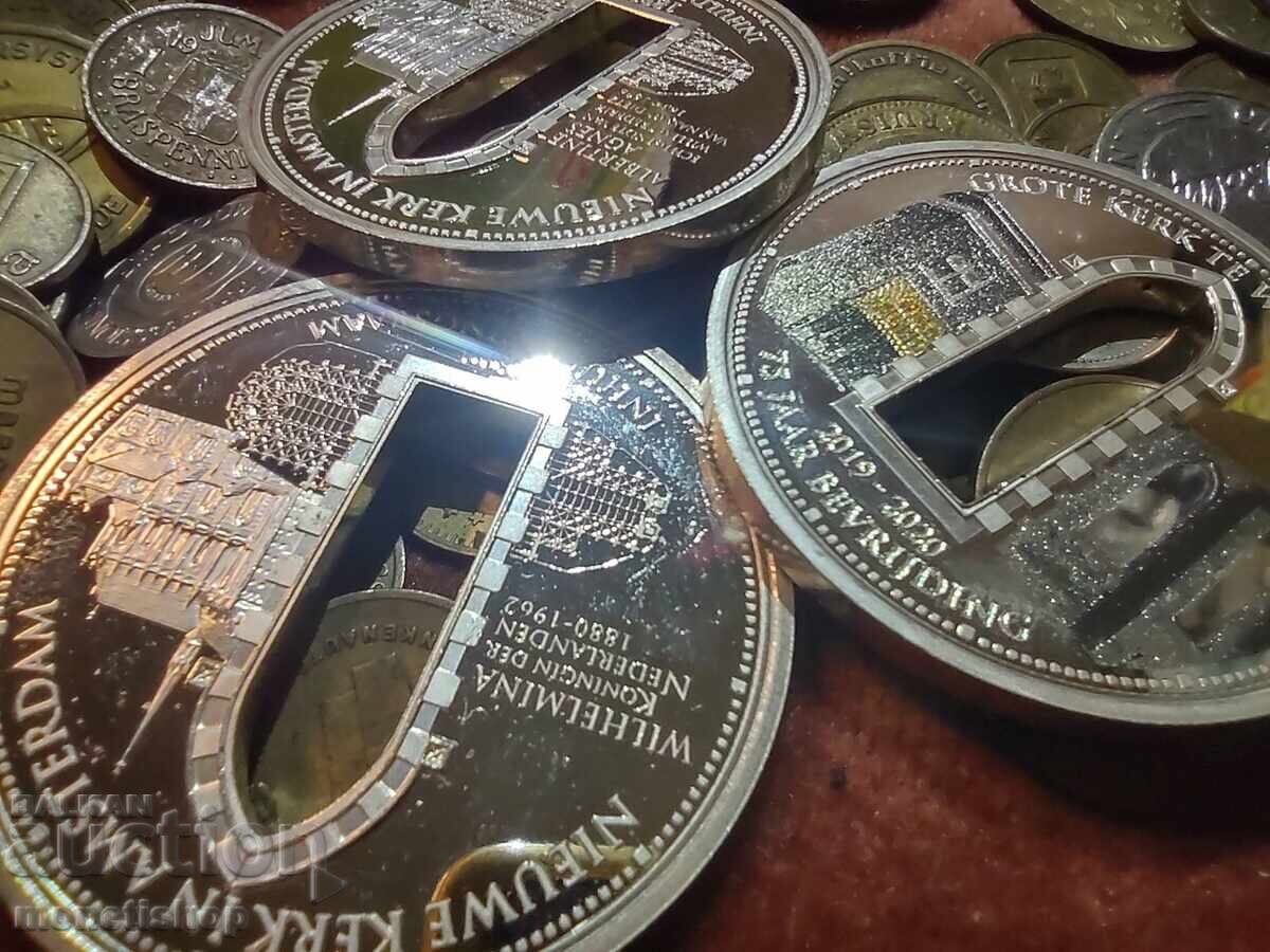 Delivery of Lot of token-medals