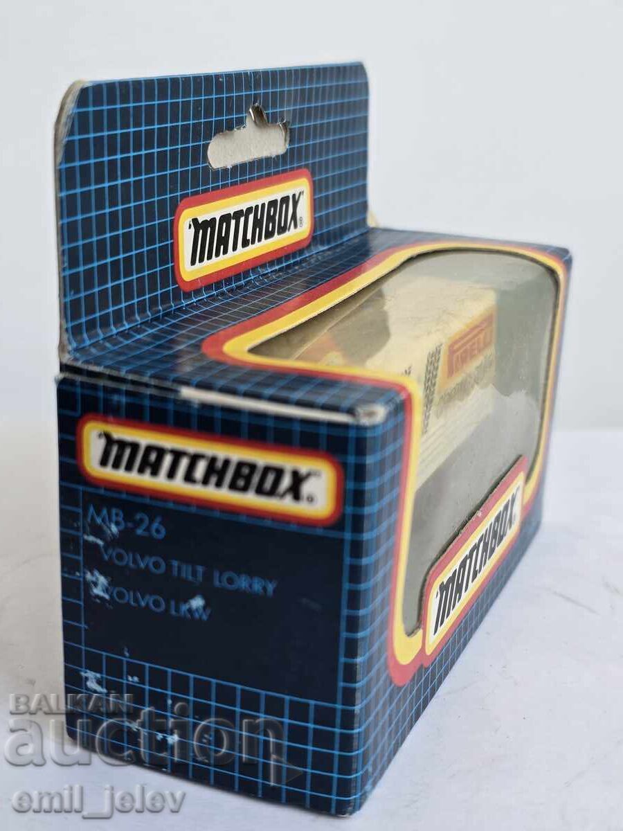 Доставка на MATCHBOX MB26 - Volvo Tilt Lorry Pirelli 1990 Доставка на MATCHBOX MB26 - Volvo Tilt Lorry Pirelli 1990