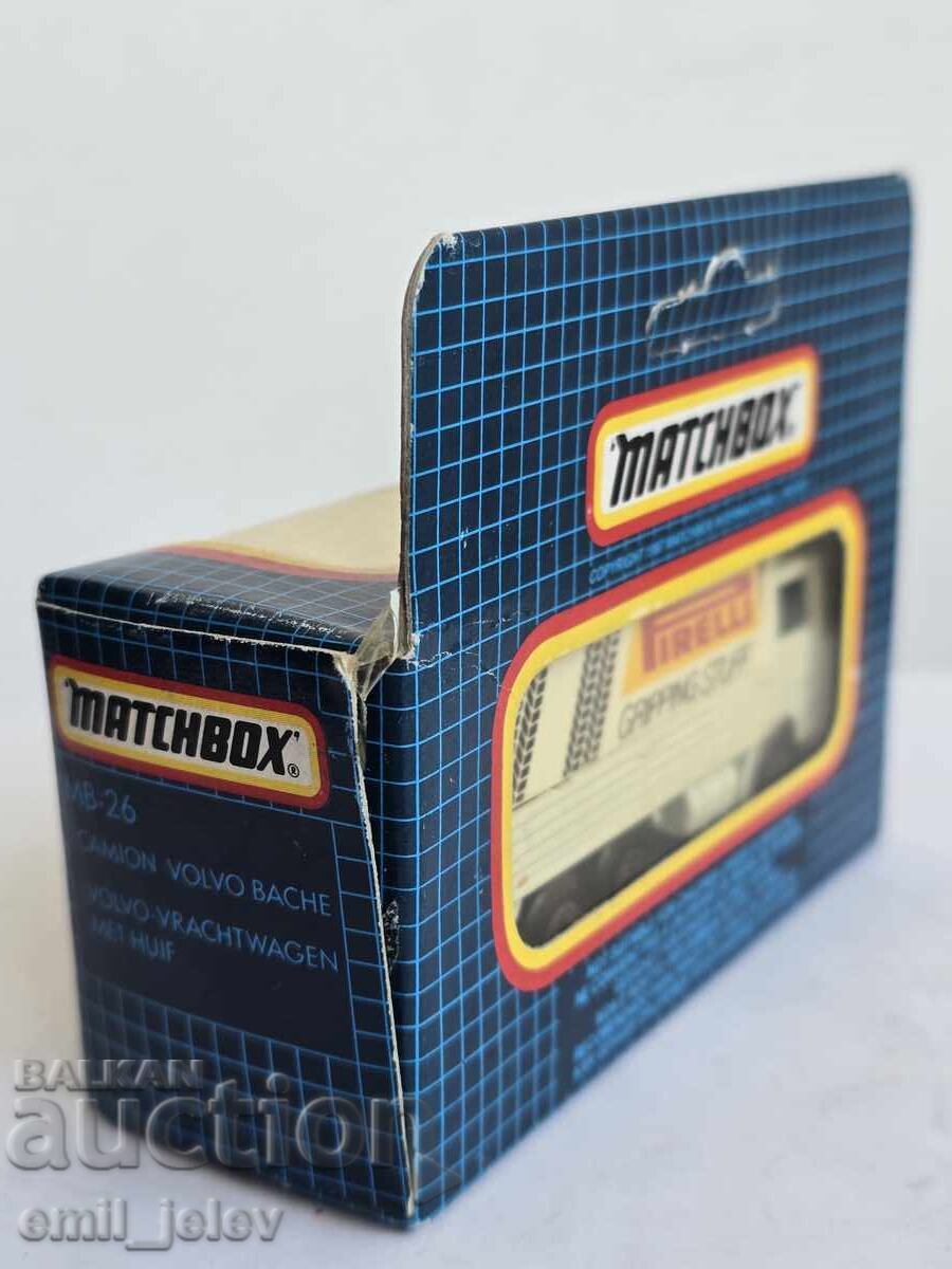 MATCHBOX MB26 - Volvo Tilt Lorry Pirelli 1990 - 5 MATCHBOX MB26 - Volvo Tilt Lorry Pirelli 1990 - 5