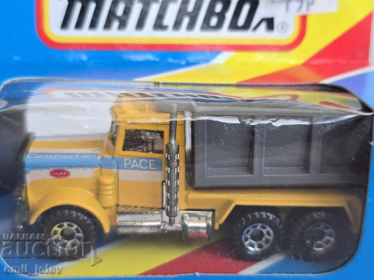Аукцион MATCHBOX  MB 23 Peterbilt Tipper Truck YELLOW
