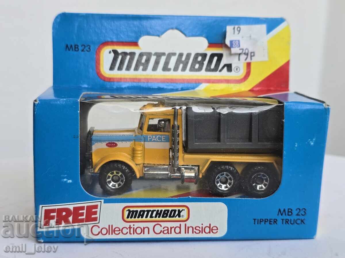 MATCHBOX  MB 23 Peterbilt Tipper Truck YELLOW