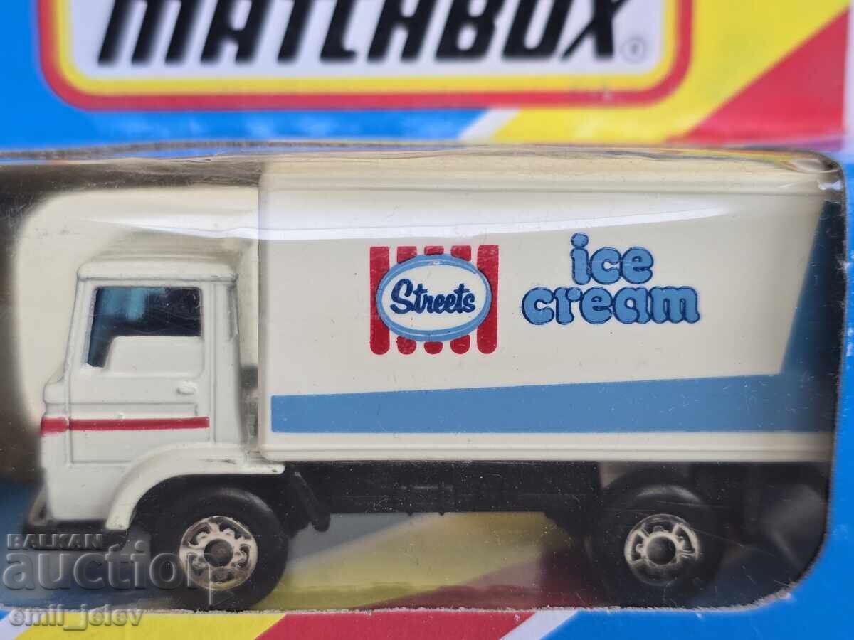 MATCHBOX MB 72 Delivery Truck "Streets Ice cream" с цена 20.00 лв. | € 10.23