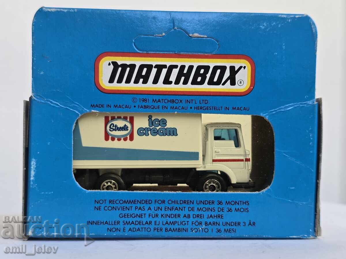 Аукцион MATCHBOX MB 72 Delivery Truck "Streets Ice cream"