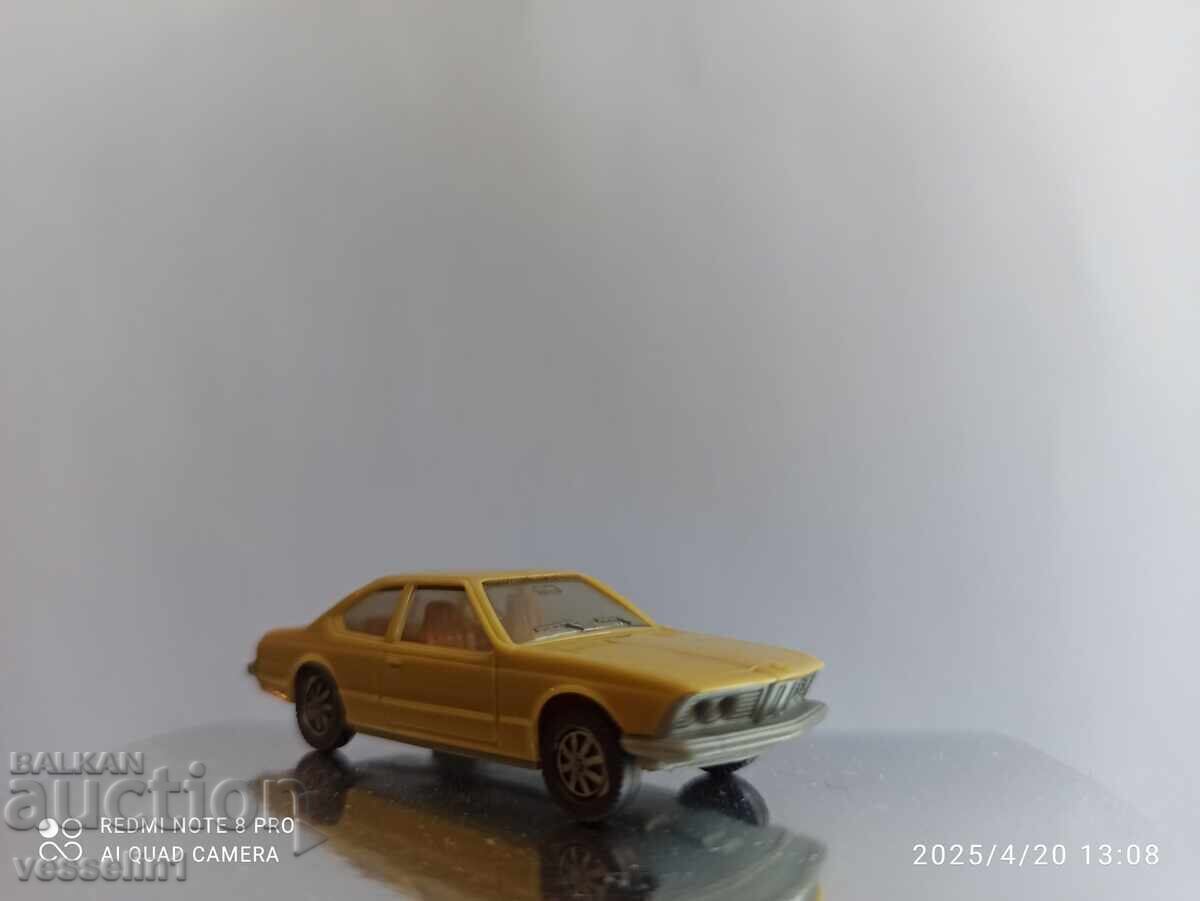 BMW 633 CSI car, 1/87 scale, Herpa HO, from the nineties