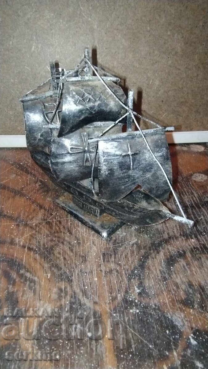 Μεταλλική φιγούρα με τιμή 10.00 BGN | € 5.11 Μεταλλική φιγούρα με τιμή 10.00 BGN | € 5.11