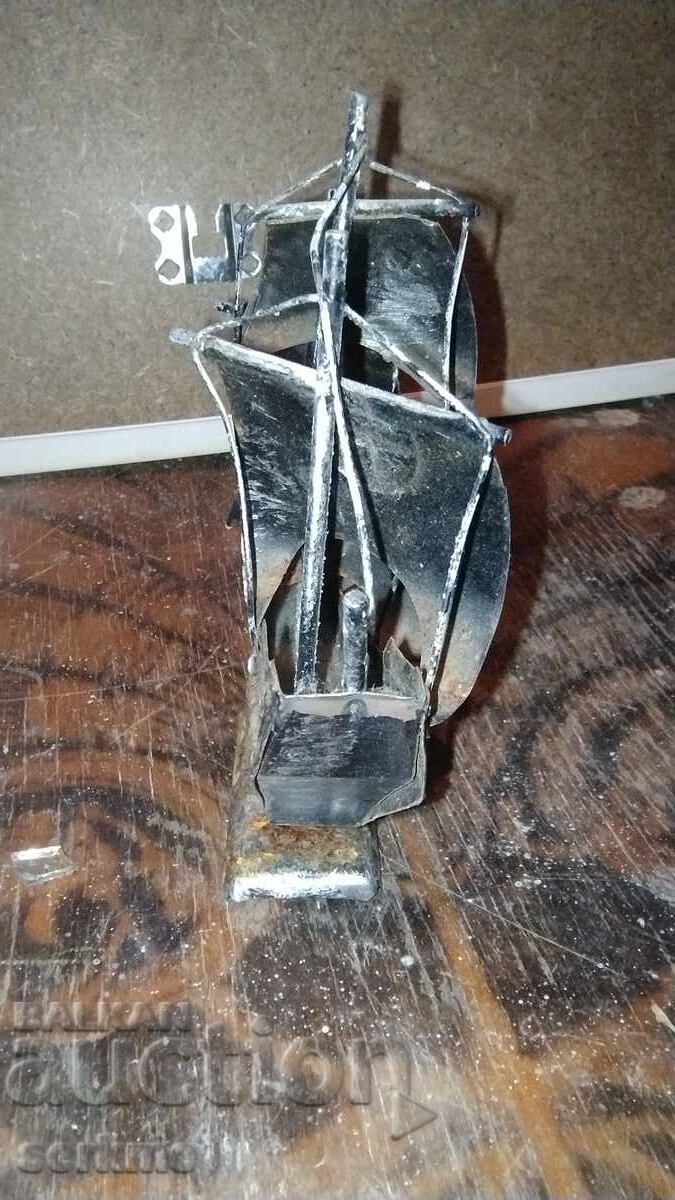 Παράδοση Μεταλλική φιγούρα Παράδοση Μεταλλική φιγούρα