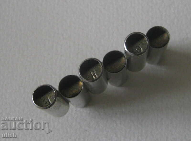 Vechi diapazon pneumatic cu 6 sunete, cutie cu preț 15.00 BGN | € 7.67