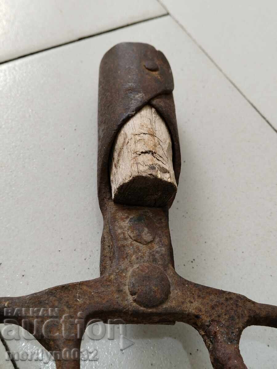 Παράδοση Παλιό εξοχικό σπίτι, σφυρήλατο σίδερο εργαλείο Παράδοση Παλιό εξοχικό σπίτι, σφυρήλατο σίδερο εργαλείο