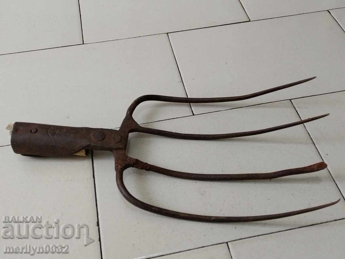 Παλιό εξοχικό σπίτι, σφυρήλατο σίδερο εργαλείο Παλιό εξοχικό σπίτι, σφυρήλατο σίδερο εργαλείο