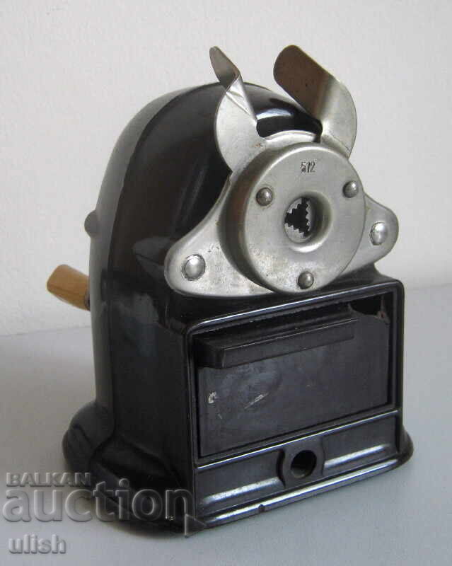 Παλιά γερμανική ξύστρα μολυβιών από βακελίτη KIN 512