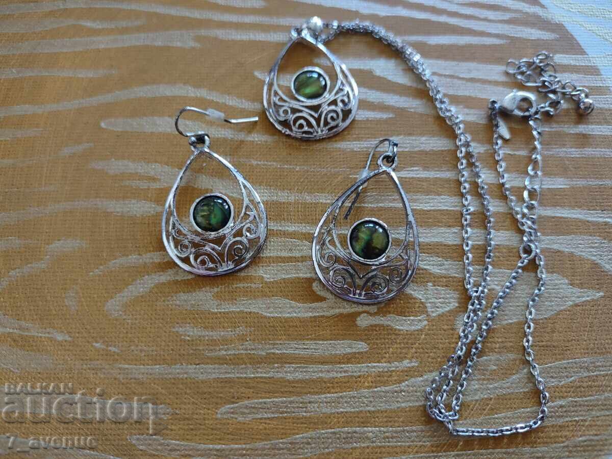 Livrarea Cercei și colier, de marcă, frumusețe 20.04.25 Livrarea Cercei și colier, de marcă, frumusețe 20.04.25