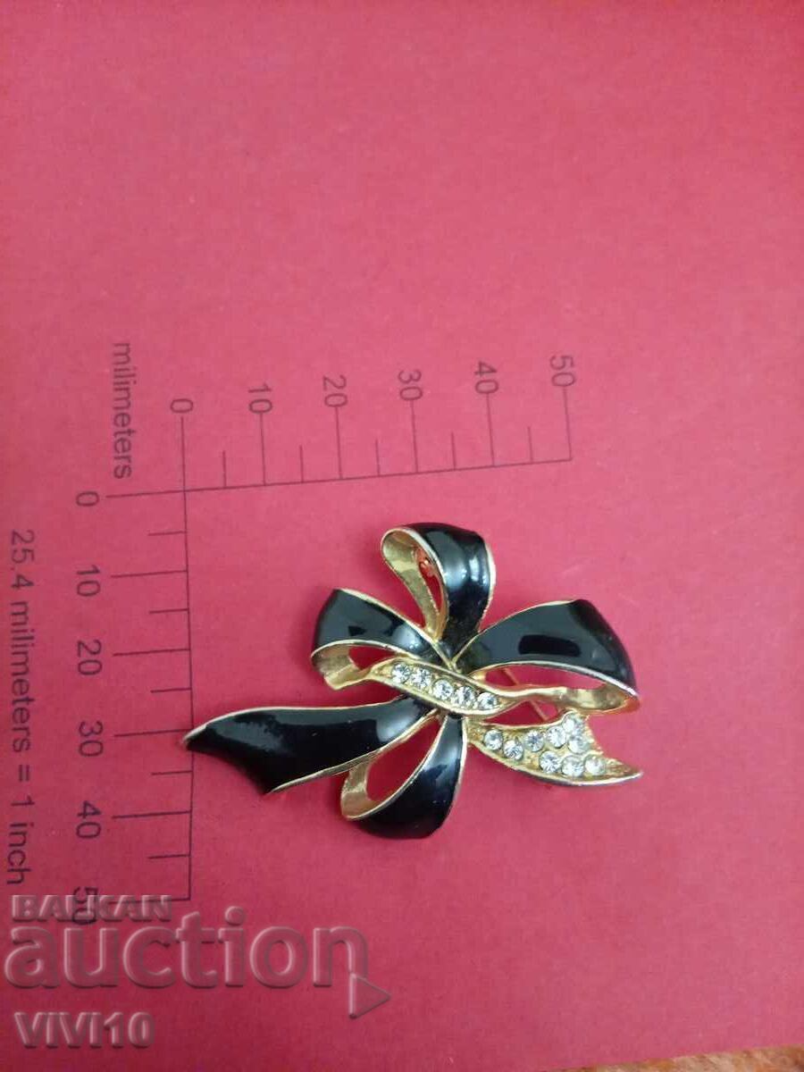 Antique Enamel Brooch Antique Enamel Brooch