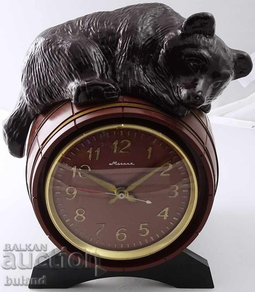 Ceas de masă sovietic Molnija Urs Butoi SSSR Molnija cu preț 149.00 BGN | € 76.18 Ceas de masă sovietic Molnija Urs Butoi SSSR Molnija cu preț 149.00 BGN | € 76.18